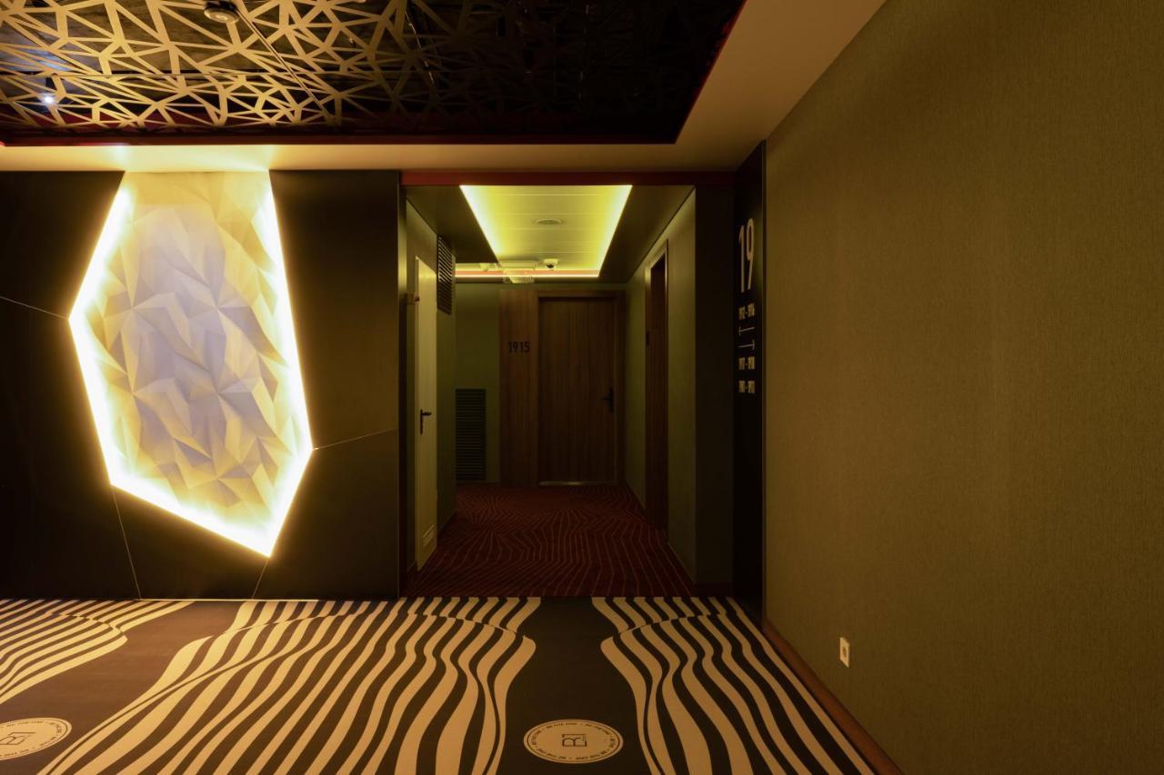 Be The One Hotel Киев Экстерьер фото