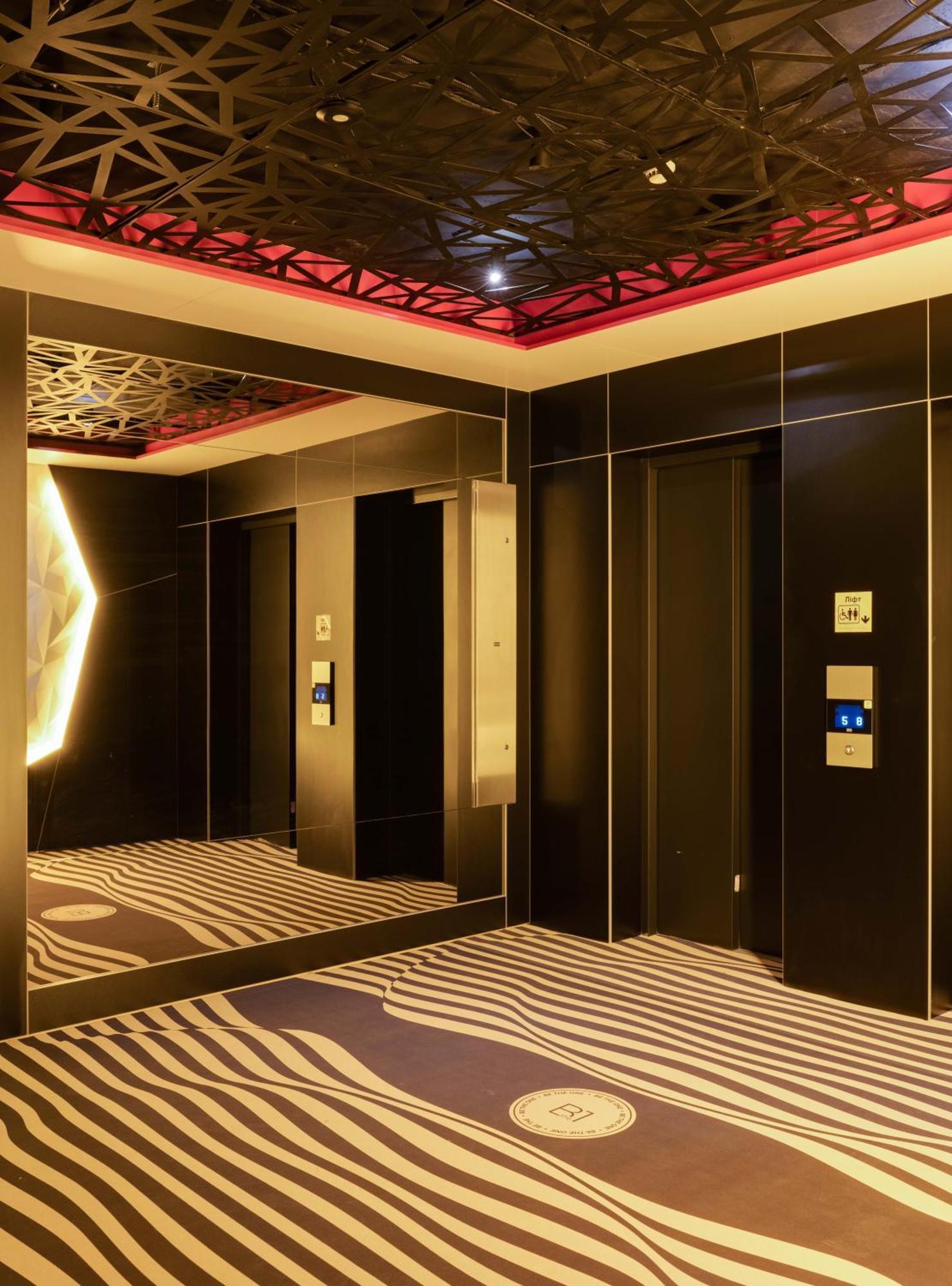 Be The One Hotel Киев Экстерьер фото