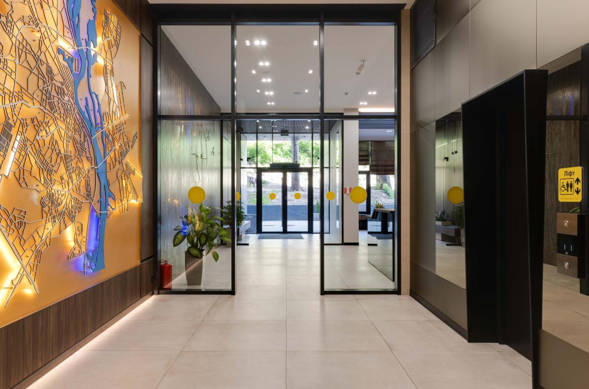 Be The One Hotel Киев Экстерьер фото