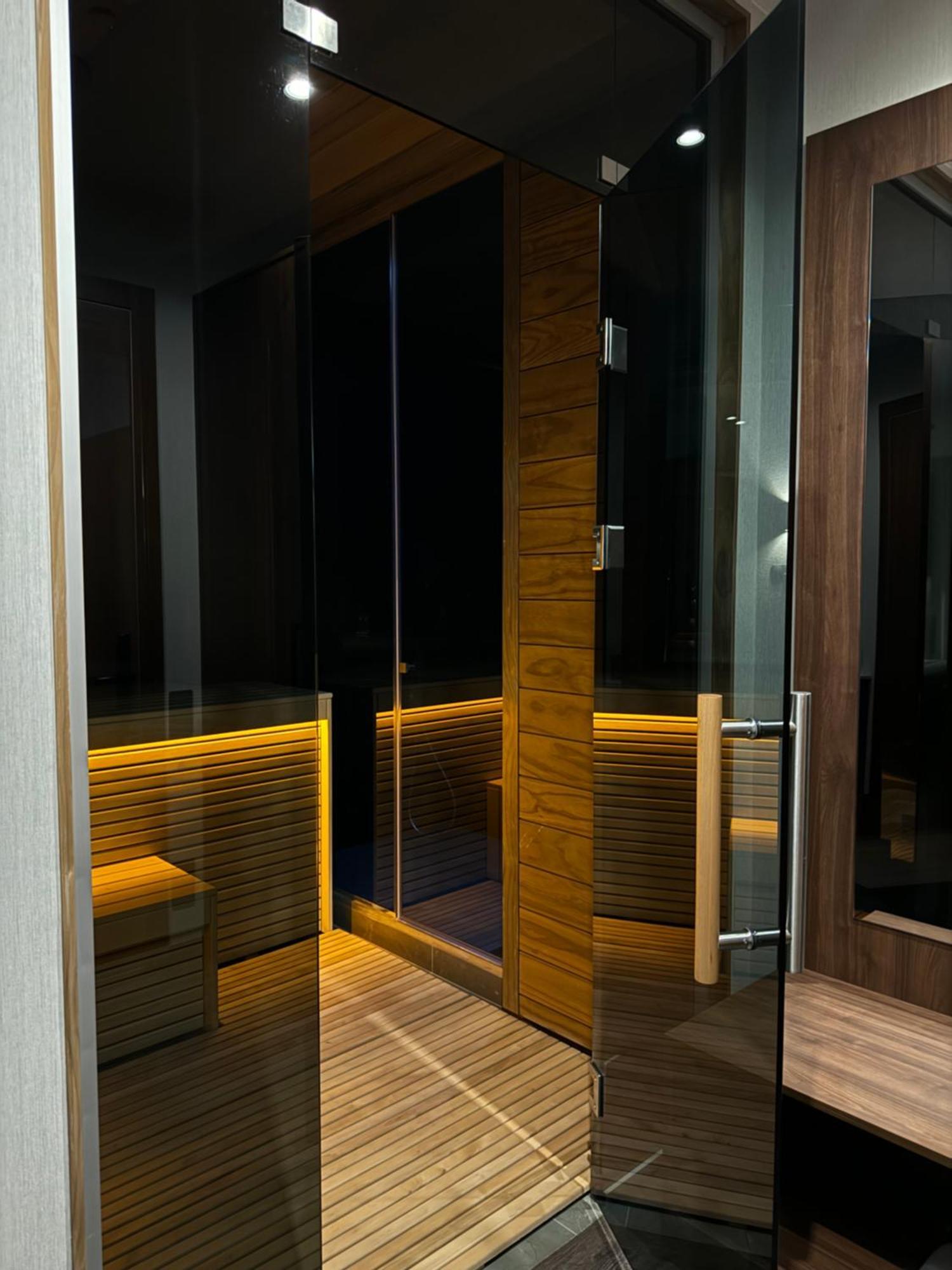 Be The One Hotel Киев Экстерьер фото