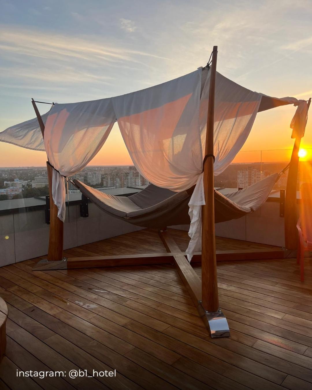 Be The One Hotel Киев Экстерьер фото