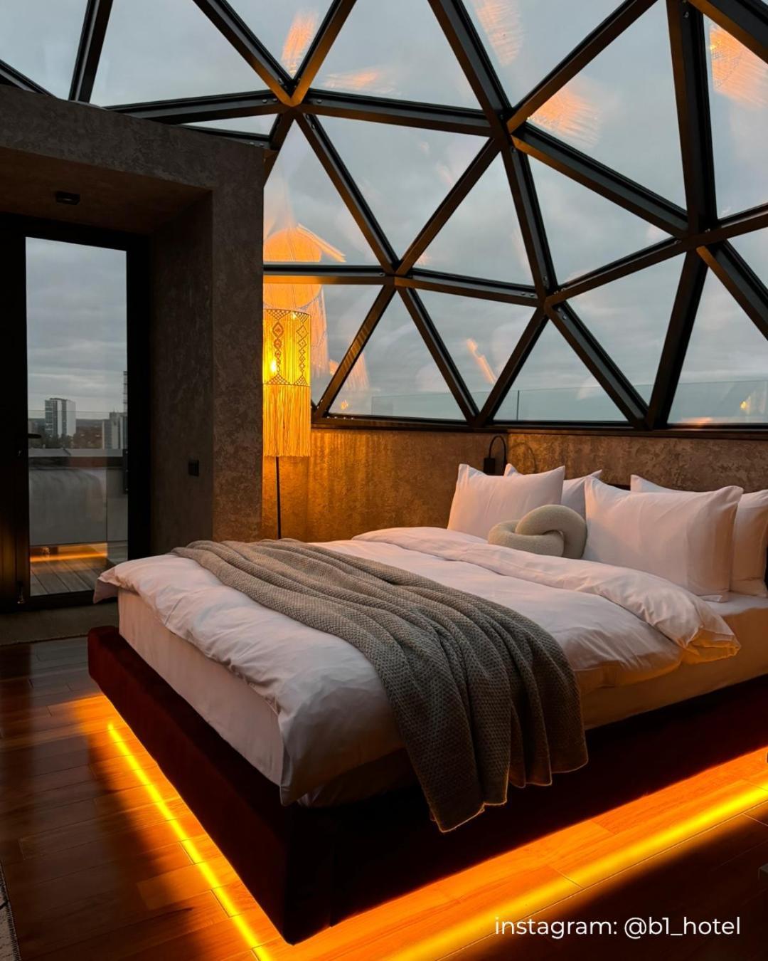 Be The One Hotel Киев Экстерьер фото