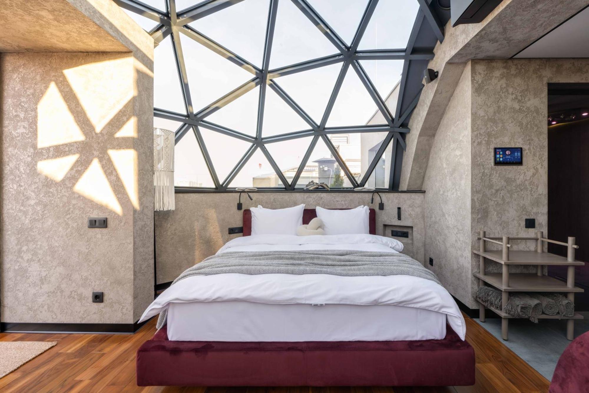Be The One Hotel Киев Экстерьер фото