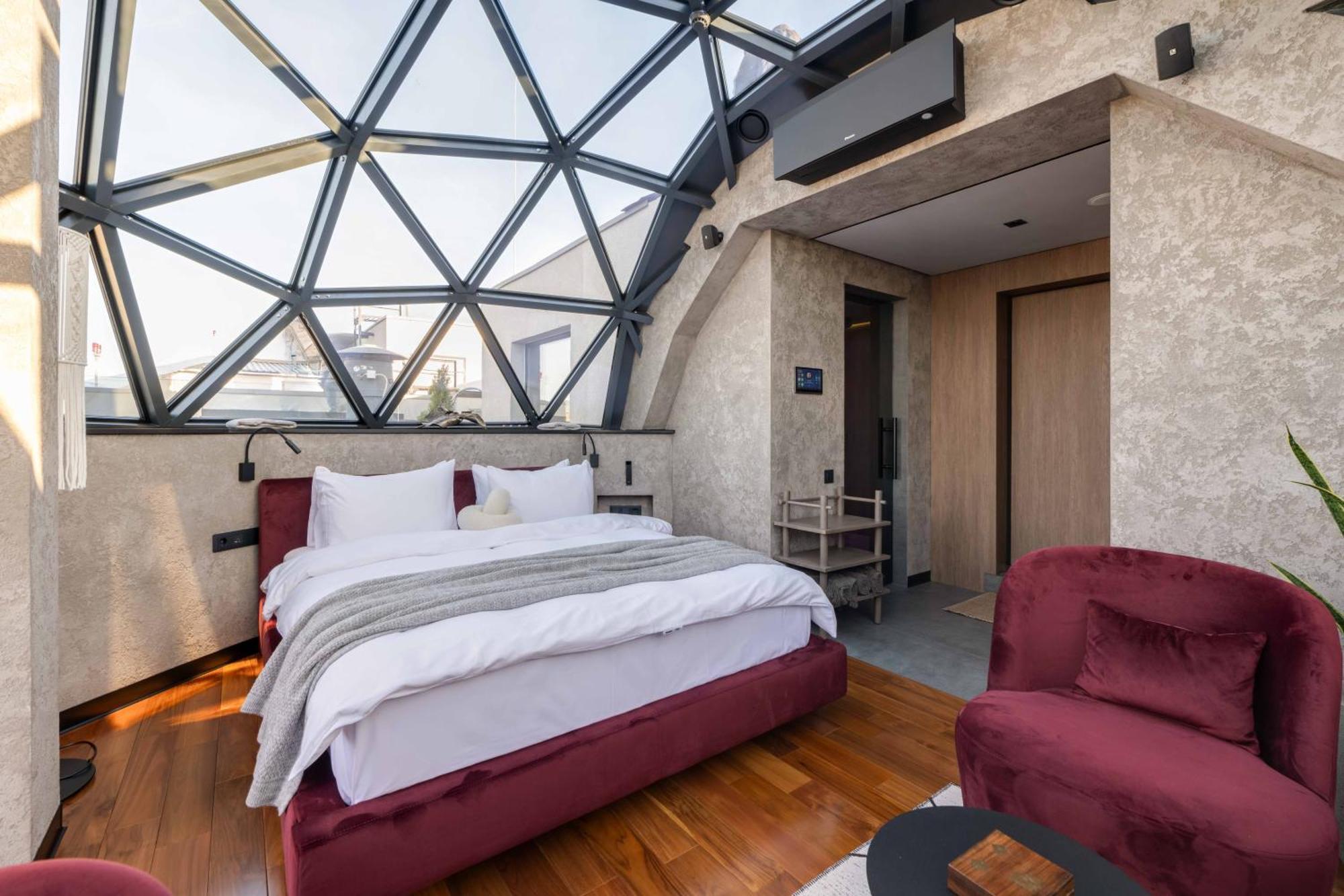 Be The One Hotel Киев Экстерьер фото
